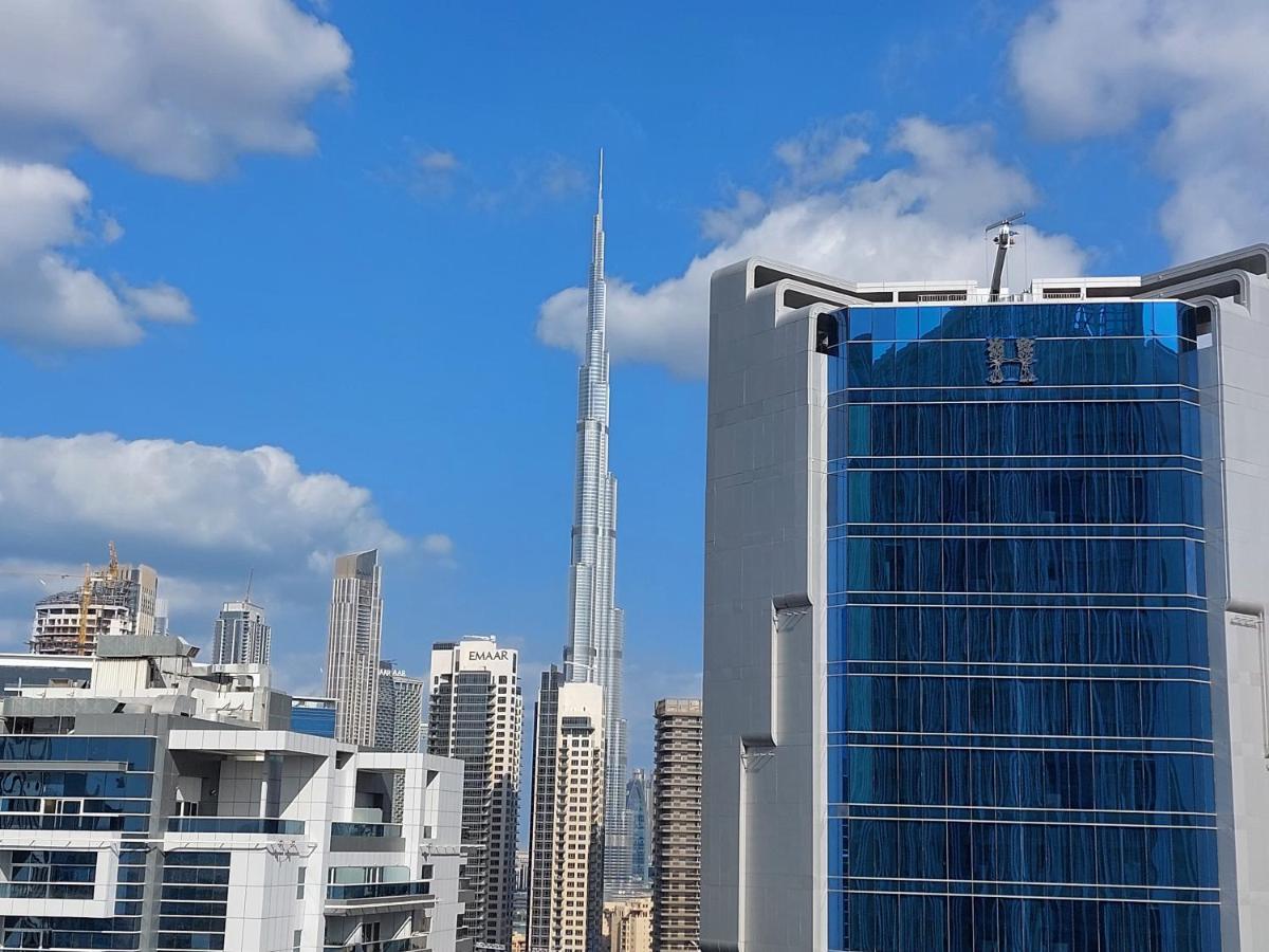 Bayz Burj Khalifa View Apartment Dubai Exterior photo